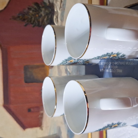 AVON SET OF 4 GIFT COLLECTION tea mugs - Picture 4 of 10